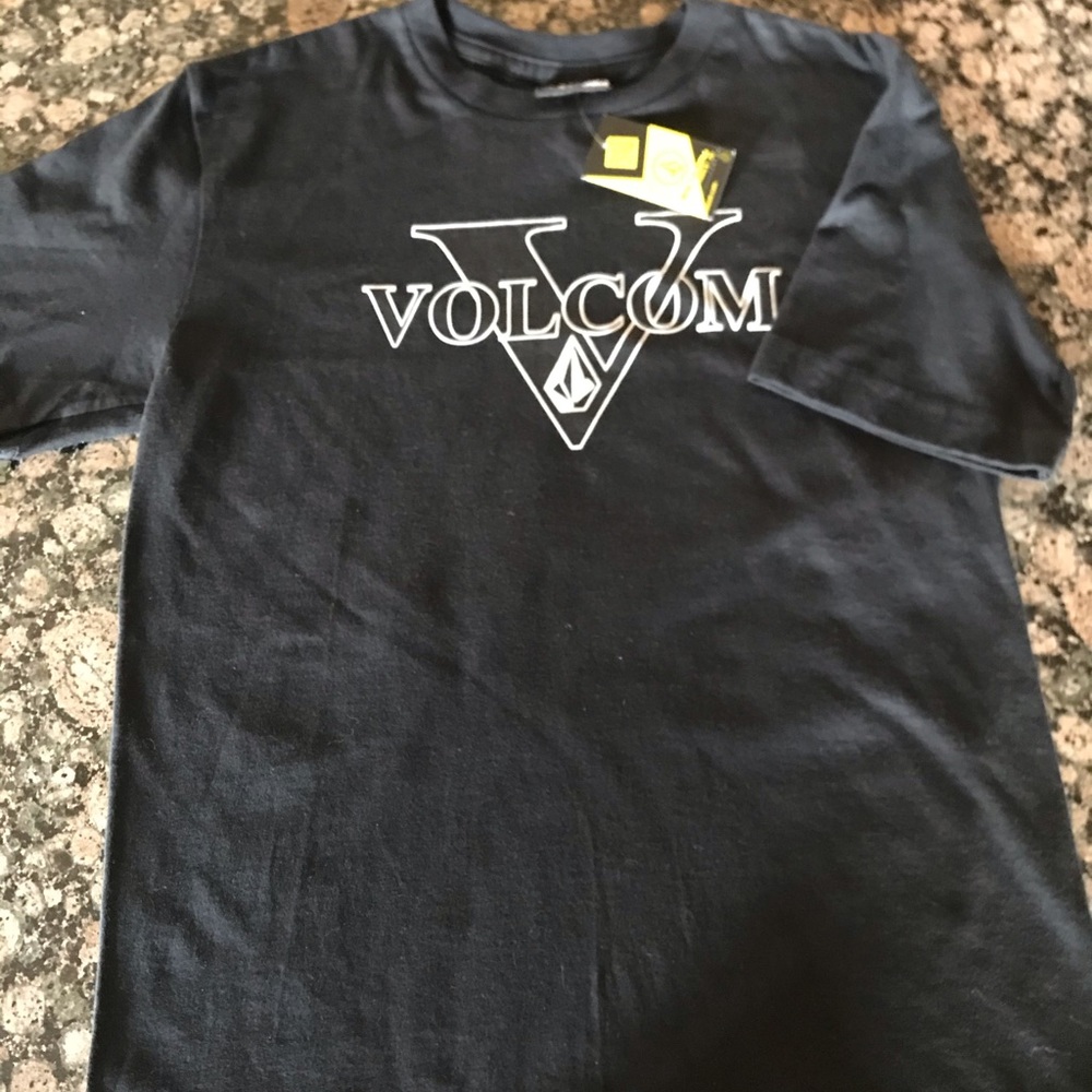 NWT Youth Volcom skater Tee